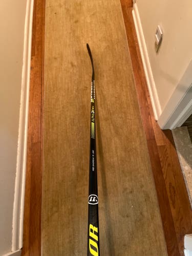 Senior Right Handed P88 Alpha DX Pro Team Hockey Stick