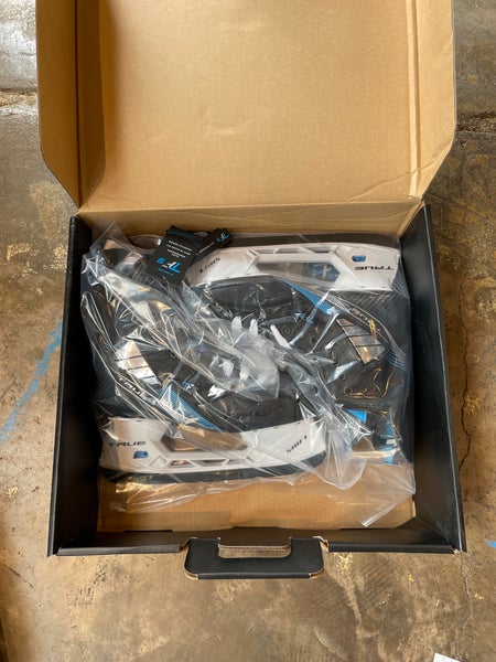 New True Size 8 Pro Custom Hockey Skates