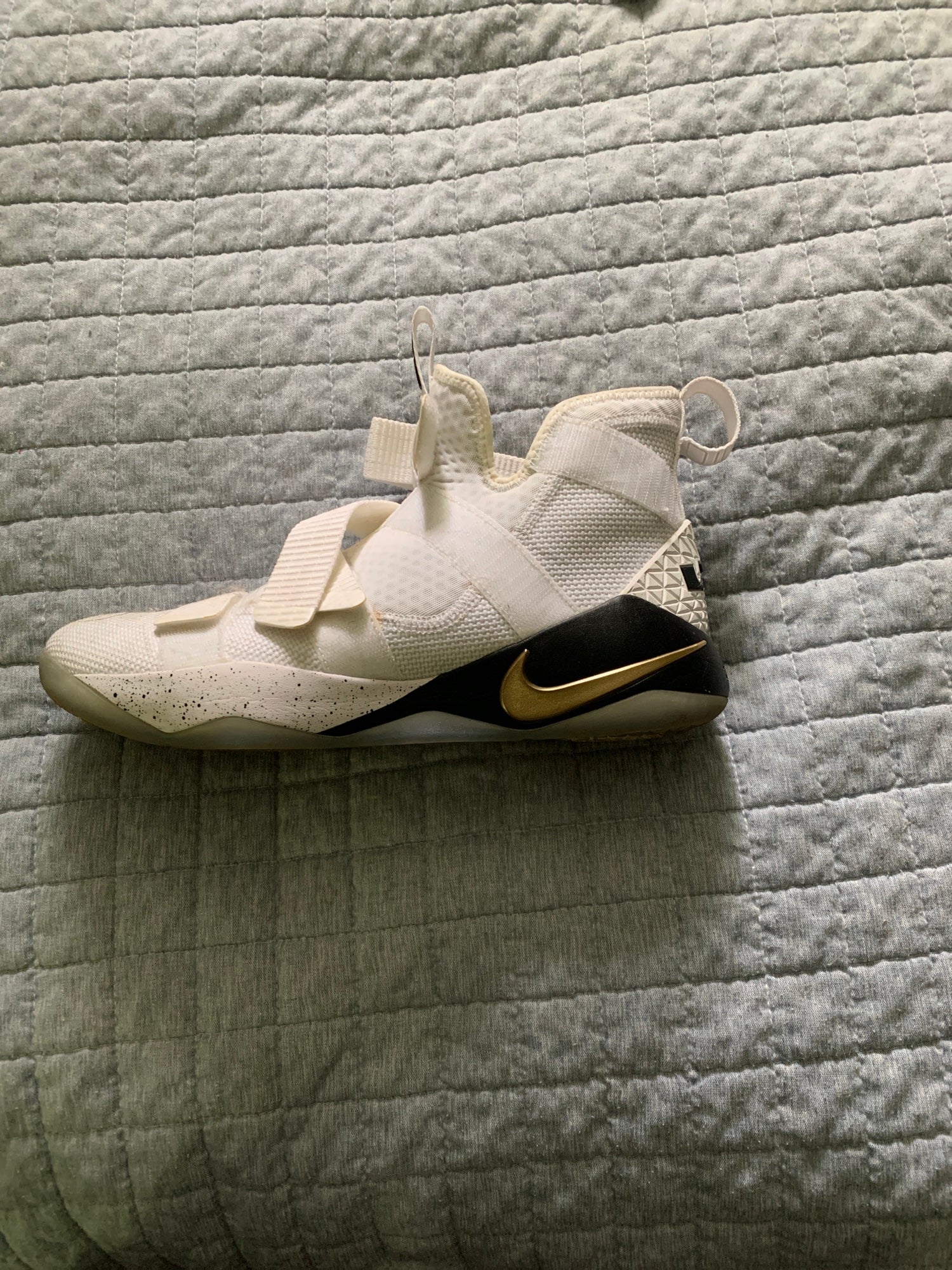 lebron soldier 12 white and gold
