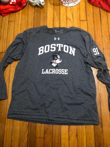 BU long sleeve under armour shirt