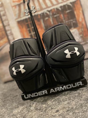 New Large Under Armour Revenant Arm Pads