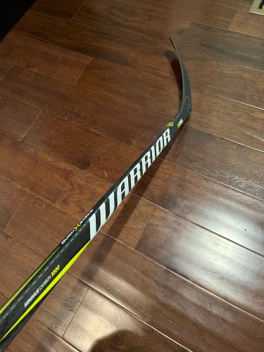 Senior Right Handed W03 Pro Stock Alpha QX Hockey Stick