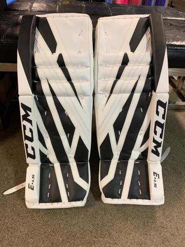 28" CCM  Extreme Flex E4.5 Goalie Leg Pads