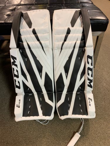 30" CCM  Extreme Flex E4.5 Goalie Leg Pads