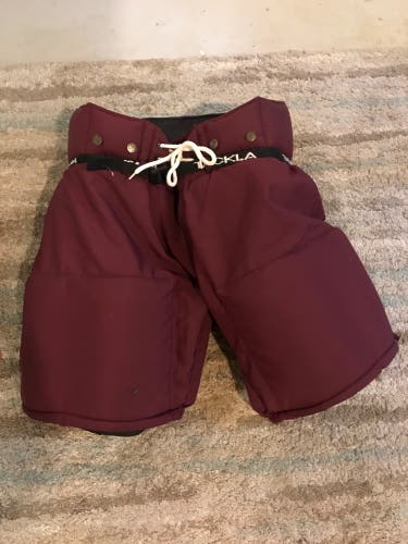 Tackle goalie pants size Large