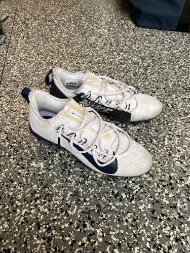 White Men's Molded Cleats Low Cut