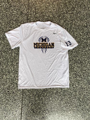 White Used XL Nike Shirt