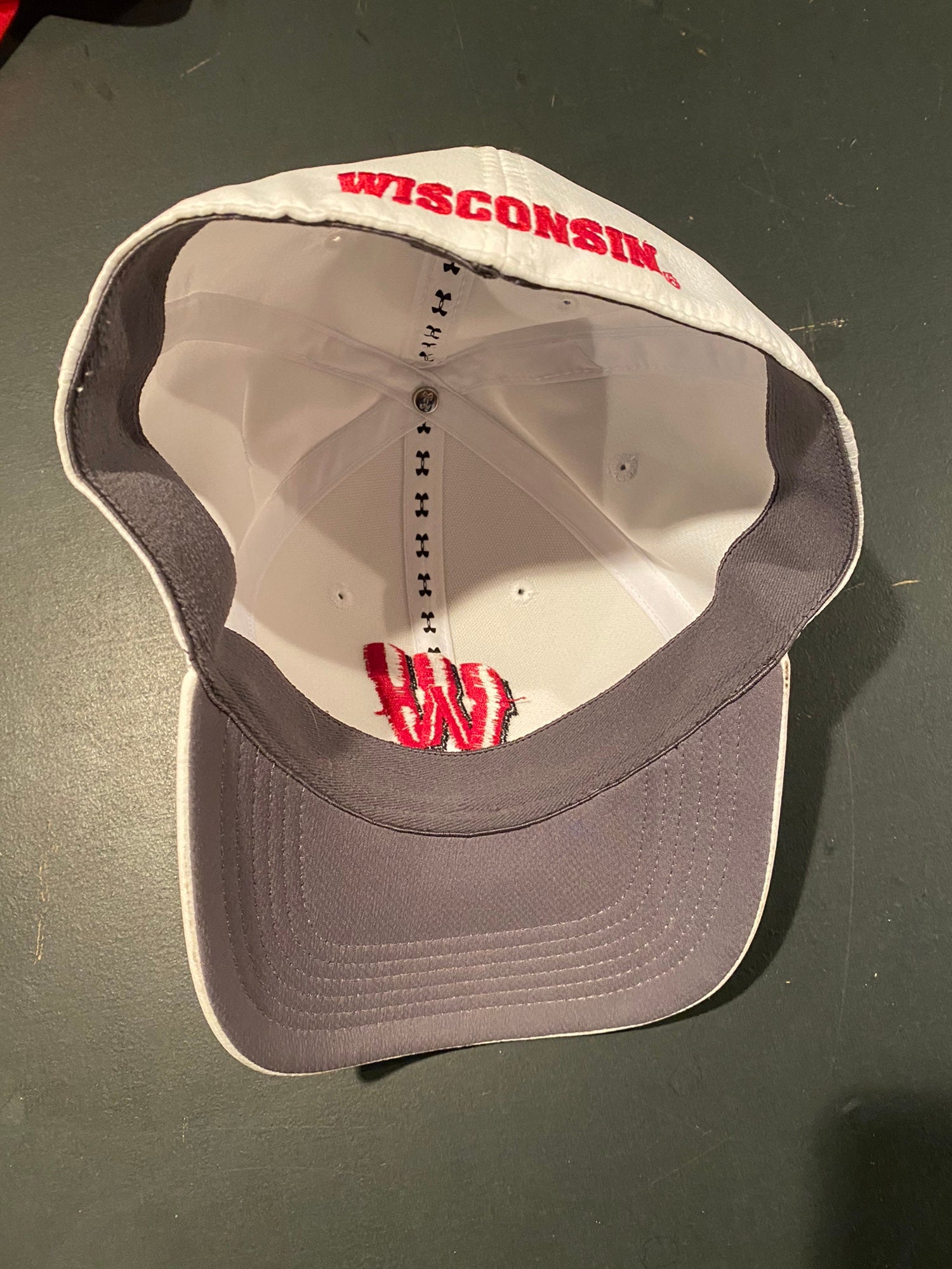 Under Armor Team Issued Golf Fitted Hat 