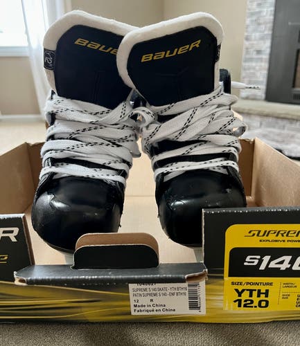 Youth New Bauer Supreme S140 Hockey Skates Regular Width Size 12