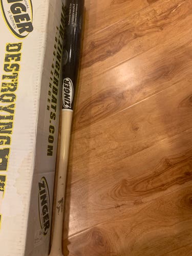 Zinger X13 Maple Bat