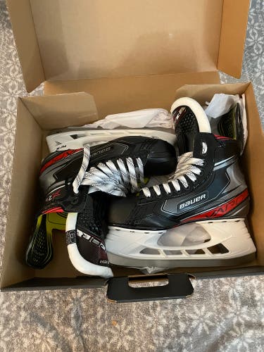 Senior New Bauer Vapor X2.9 Hockey Skates Regular Width Size 6