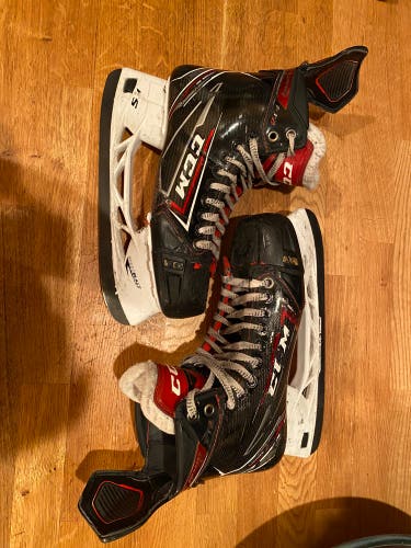 Used CCM Extra Wide Width  Size 9 JetSpeed FT2 Hockey Skates