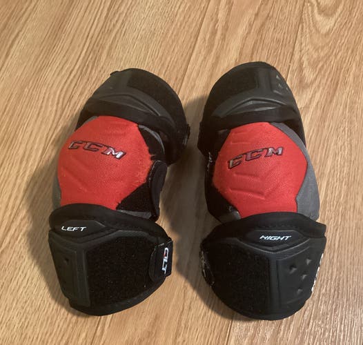 Small CCM  QuickLite QLT 290 Elbow Pads