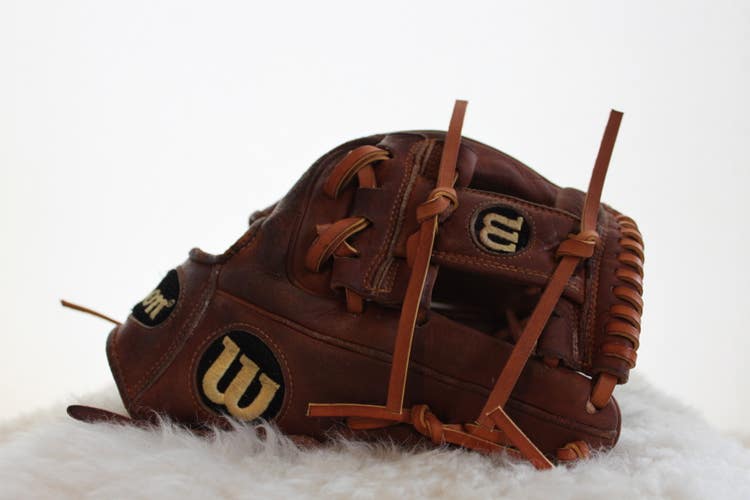 Wilson DP15 A2000 11.5" RHT