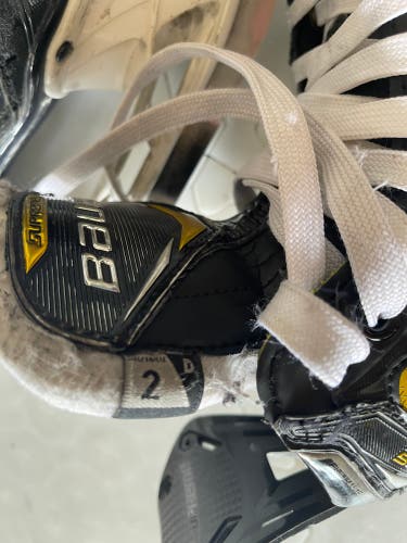 Used Bauer Regular Width Size 2 Supreme 3S Pro Hockey Skates