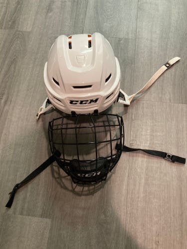 Like New Medium CCM Pro Stock Tacks 710 Helmet