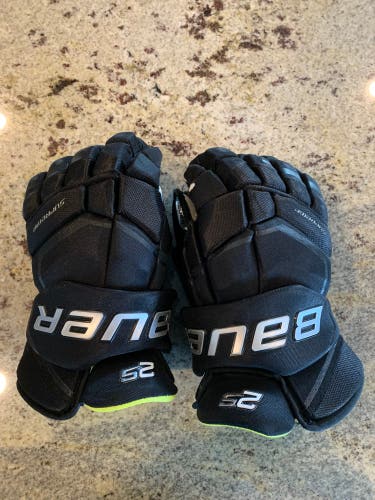 Bauer Supreme 2S Gloves 15”