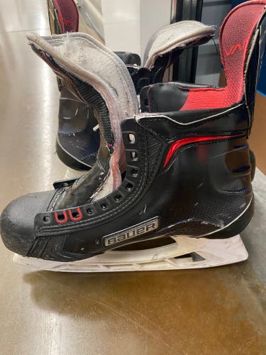 Used Bauer Wide Width Size 9 Vapor 1X Hockey Skates