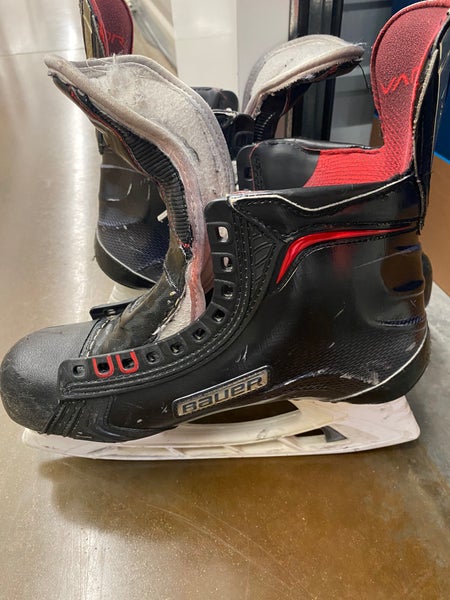 Used Bauer Wide Width Size 9 Vapor 1X Hockey Skates