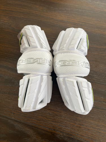 Maverik Max Lacrosse Attackman/Middie Arm Guards