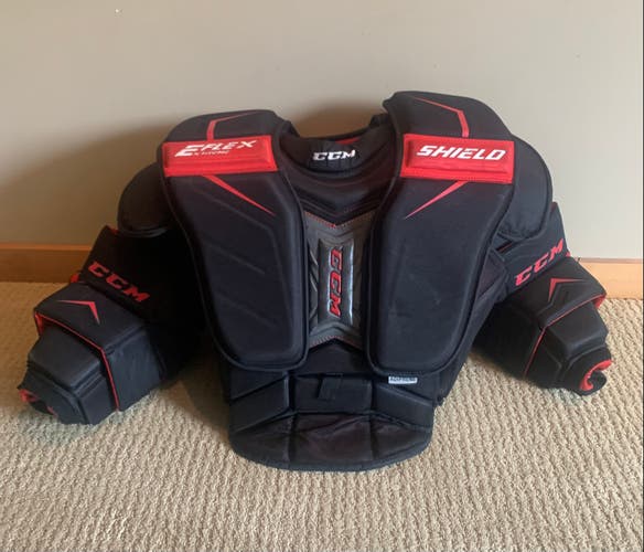 CCM Extreme Flex Shield Pro Small