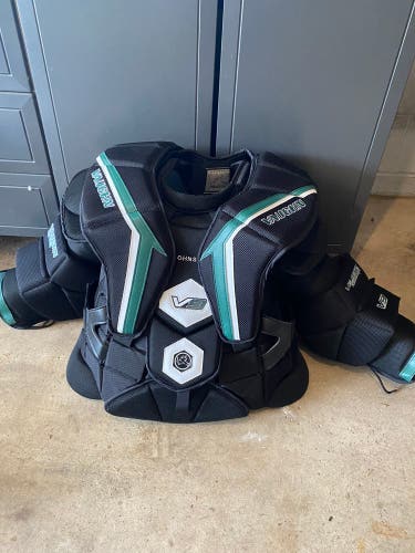 Used Medium Vaughn Pro Stock Velocity V9 Pro Goalie Chest Protector