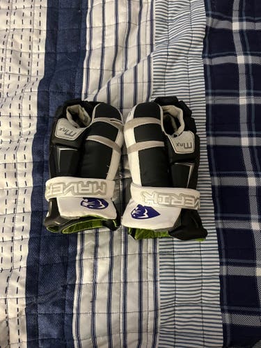 Used Goalie Maverik Max Goalie Lacrosse Gloves 13"