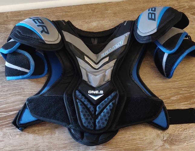 Used Senior Medium Bauer Supreme One.8 Shoulder Pads