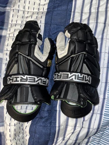 New Player's Maverik Max Lacrosse Gloves 13"