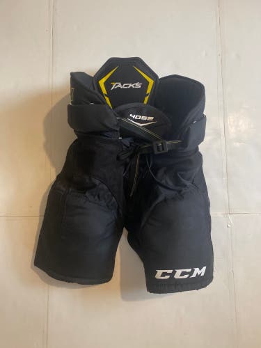 Junior Medium CCM  Tacks 4052 Hockey Pants