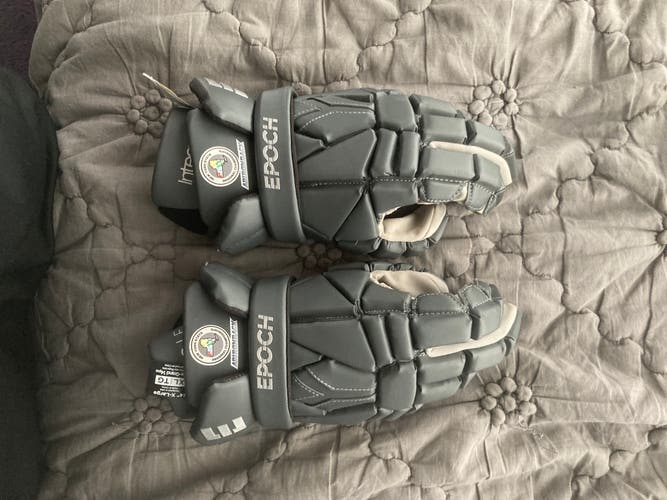 Lightly Used Regional Showcase Epoch 14" Integra LE Lacrosse Gloves