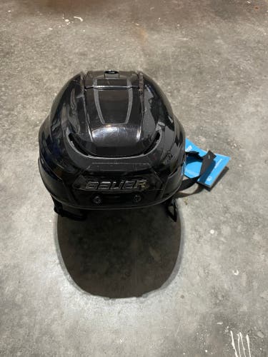 New S/M Bauer Hyperlite Helmet
