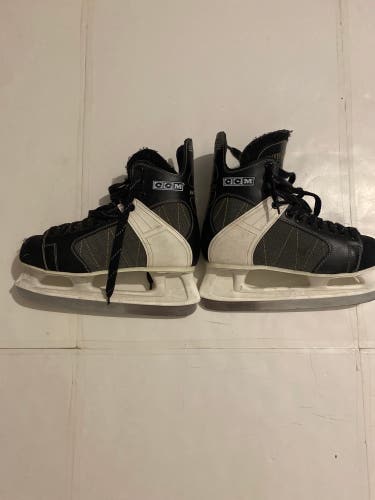 Ccm intruder 55 hockey skates