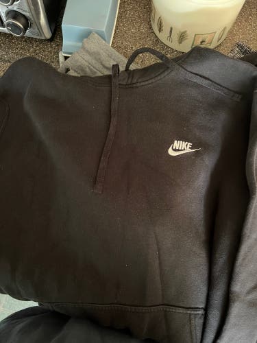 Black Used Large Nike Sweatshirt