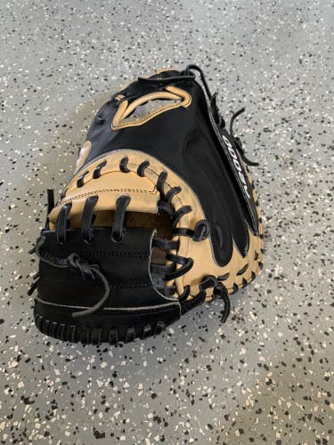Barely Used Right Hand Throw Wilson DPCM Pro Stock 33" A2000 Catcher's Glove