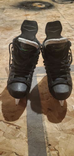 Junior Used CCM RibCor 70K Hockey Skates Regular Width Size 5.5