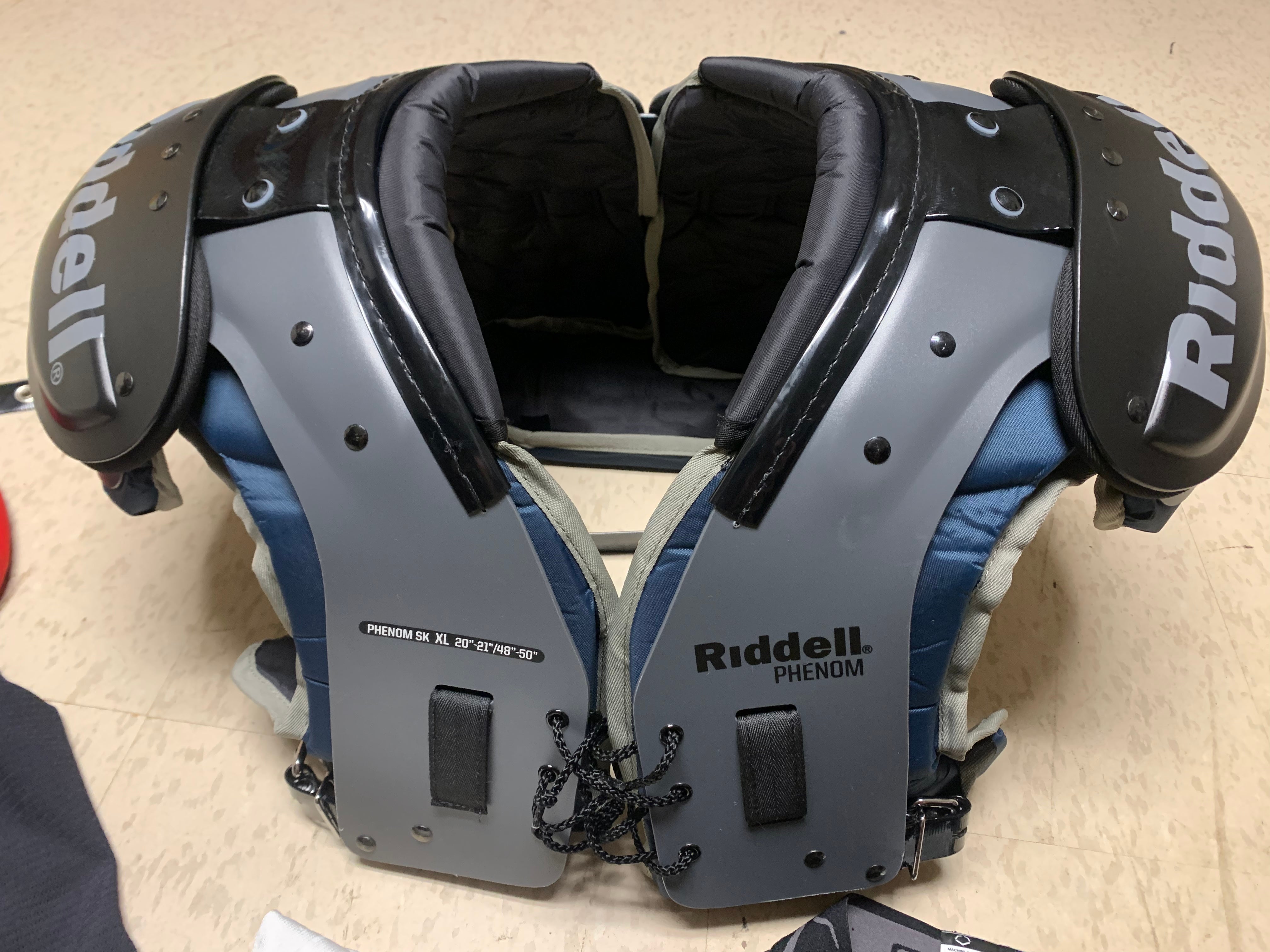 Adult Extra Large Riddell PHENOM SK 