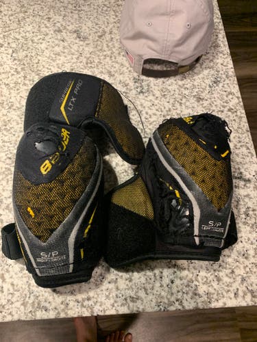 Used Small Bauer Supreme Elbow Pads