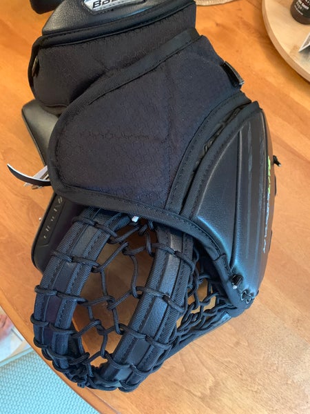 Used Regular Bauer Hyperlite Pro Stock 2 Gloves and Blocker