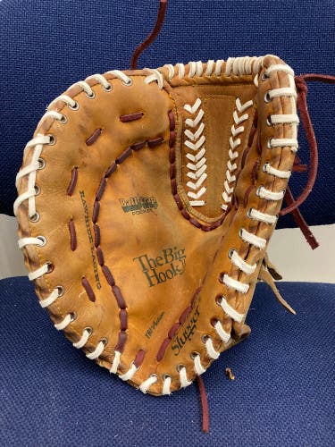 Re-laced/reconditioned 1st base mitt LSF100 Louisville Slugger