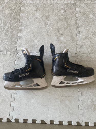 Used Bauer Regular Width  Size 7 Supreme 2S Hockey Skates