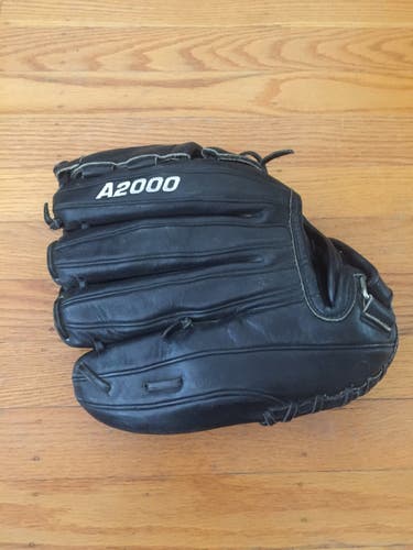 Wilson A2000 Baseball Glove 12" pitchers glove