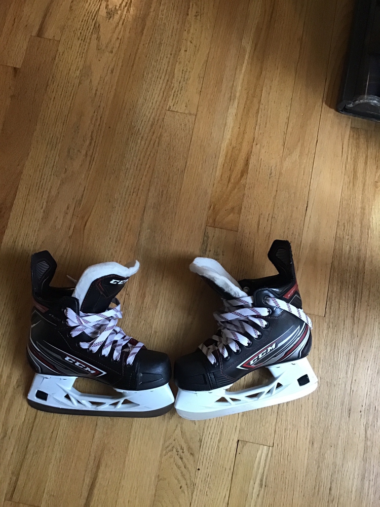 Used CCM Regular Width  Size 1.5 JetSpeed FT470 Hockey Skates