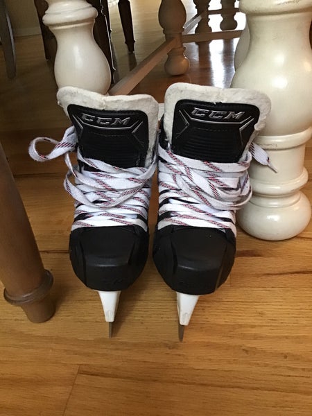 Used CCM Regular Width Size 1.5 Jetspeed ft460 Hockey Goalie Skates