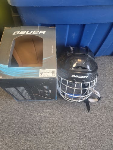New Medium Bauer 5100 Helmet