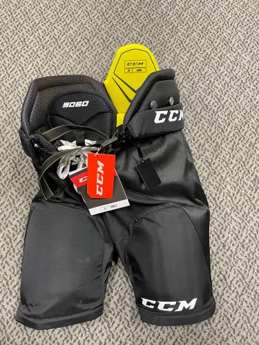 CCM Black Tacks 9060 Junior Large Breezers