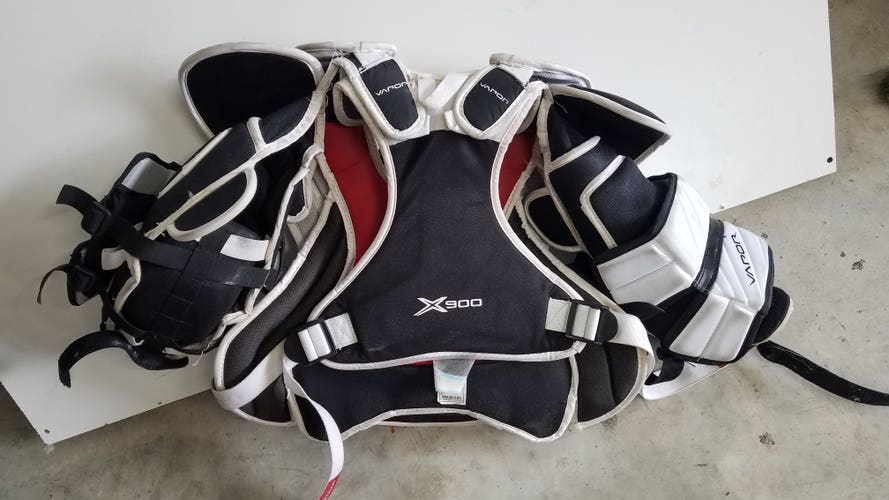 Used Small Bauer Vapor X900 Goalie Chest Protector