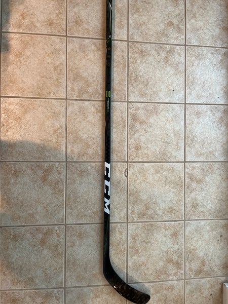 3 Senior Right Handed P92 Pro Stock RibCor Trigger ASY Hockey Stick