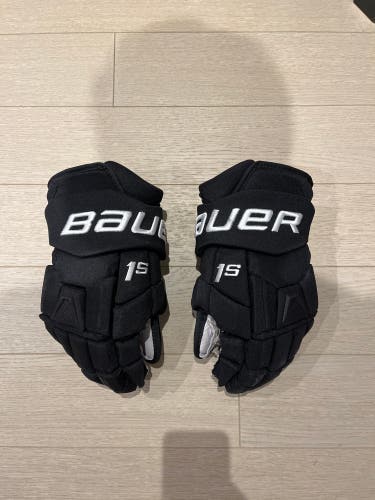 Pro Stock Bauer Supreme 1S Gloves Black 14 Inch Bruins