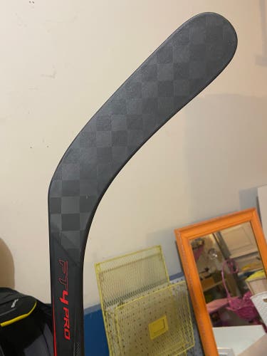 Senior Right Handed P88  Jetspeed FT4 Pro Hockey Stick